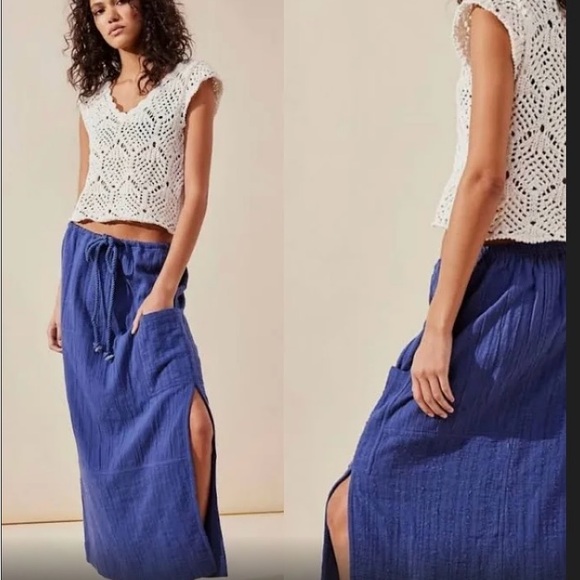Free People Mid Length Skirt Color Blue Size Medium - Picture 2 of 10